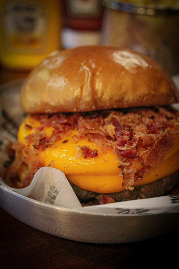 Angus Cheddar com bacon crocante